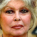 Brigitte Bardot affirme que beaucoup d'actrices font les allumeuses avec les producteurs.