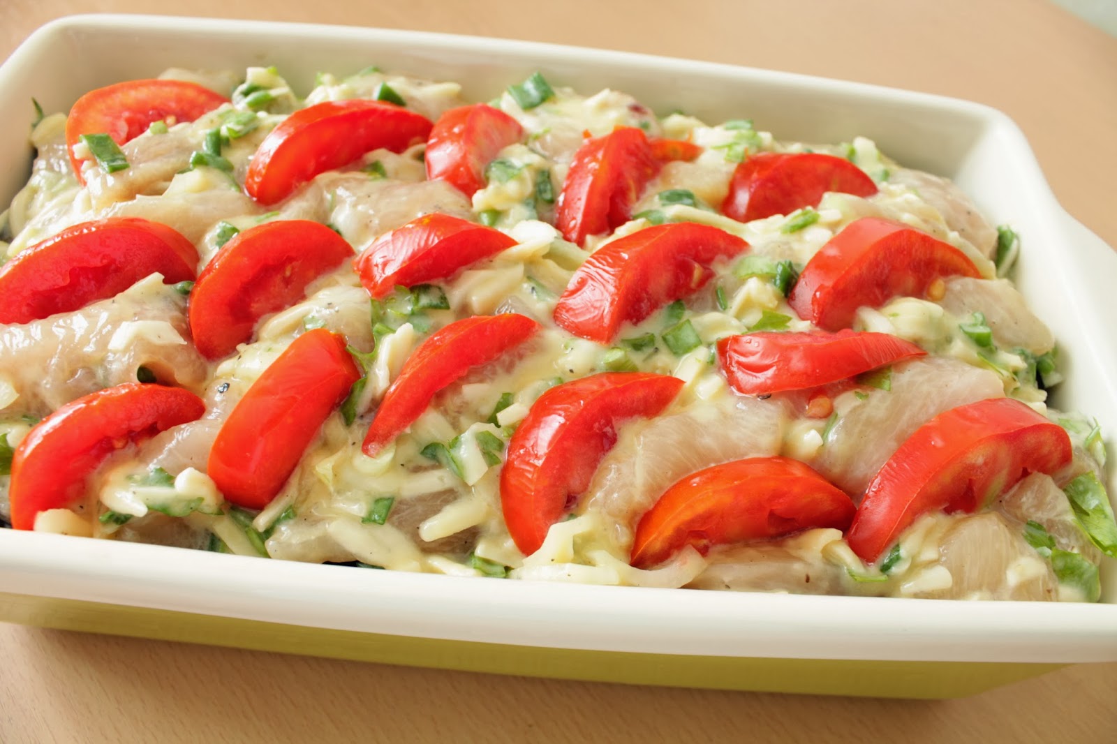 Куриное филе с овощами и сыром