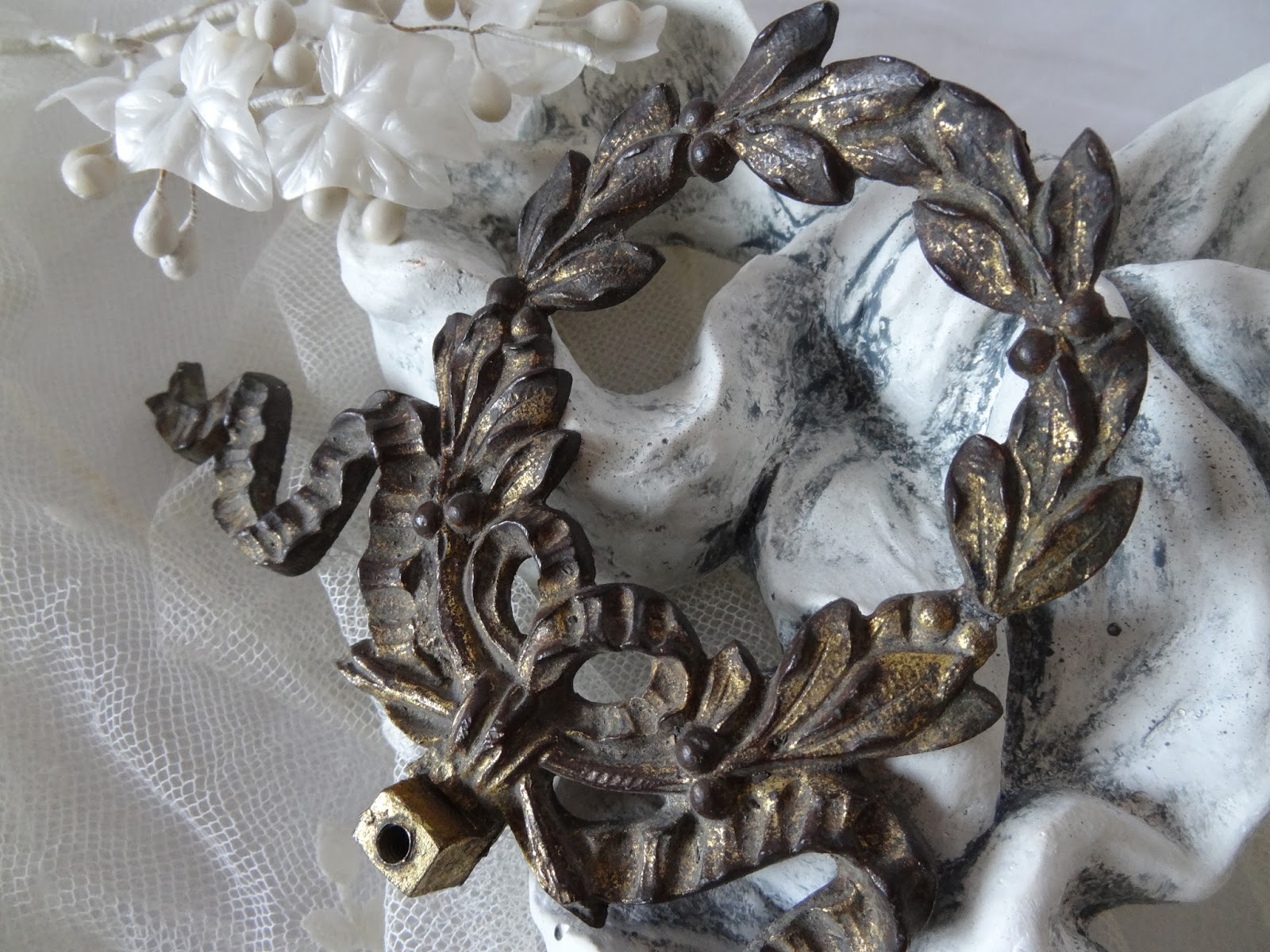 フランスアンティーク オルモル製のローズガーランド ブロンズ装飾品