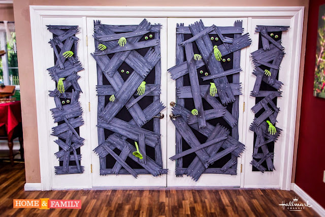 Halloween DIY front door decoration ideas 2018 best Halloween spooky door decoration ideas. Zombie window DIY decoration for front door. Halloween scary front door decoration ideas. 18 latest haunting front door and window decoration ideas. Halloween DIY for front door