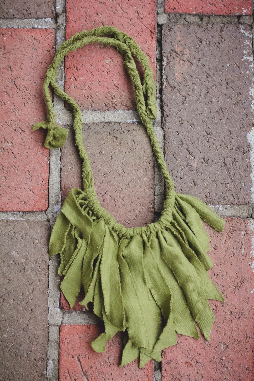 Create Kids Couture Fringe Necklace Tutorial