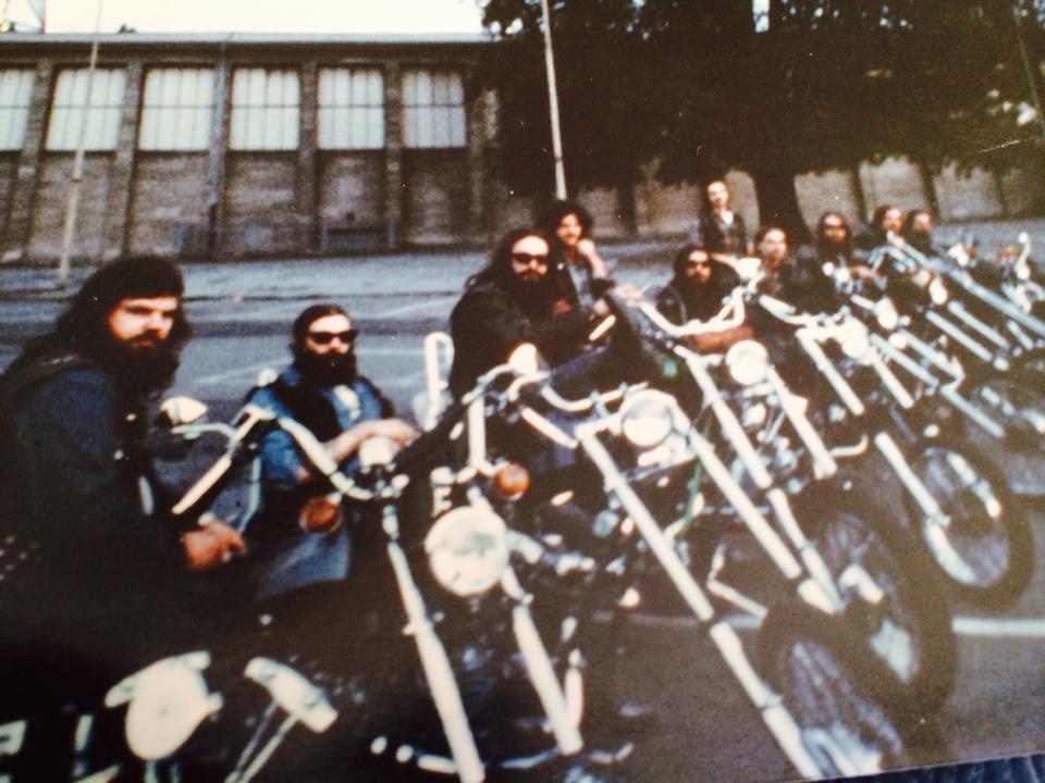 Red Hill Choppers found some old pics of the Dragons MC Berlin , we