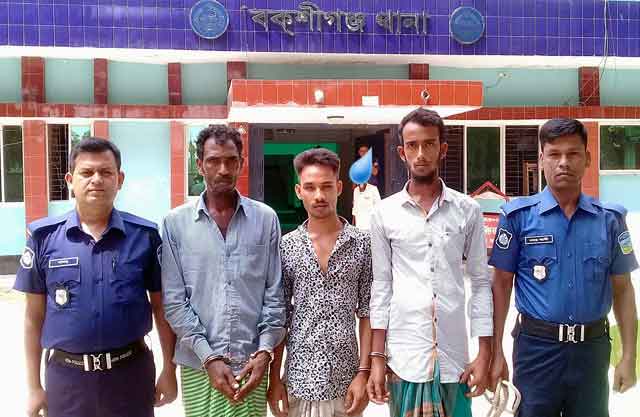 Three arrested, including Yaba and heroin in Bakshiganj বকশীগঞ্জে ইয়াবা ও হিরোইন সহ তিন জন আটক