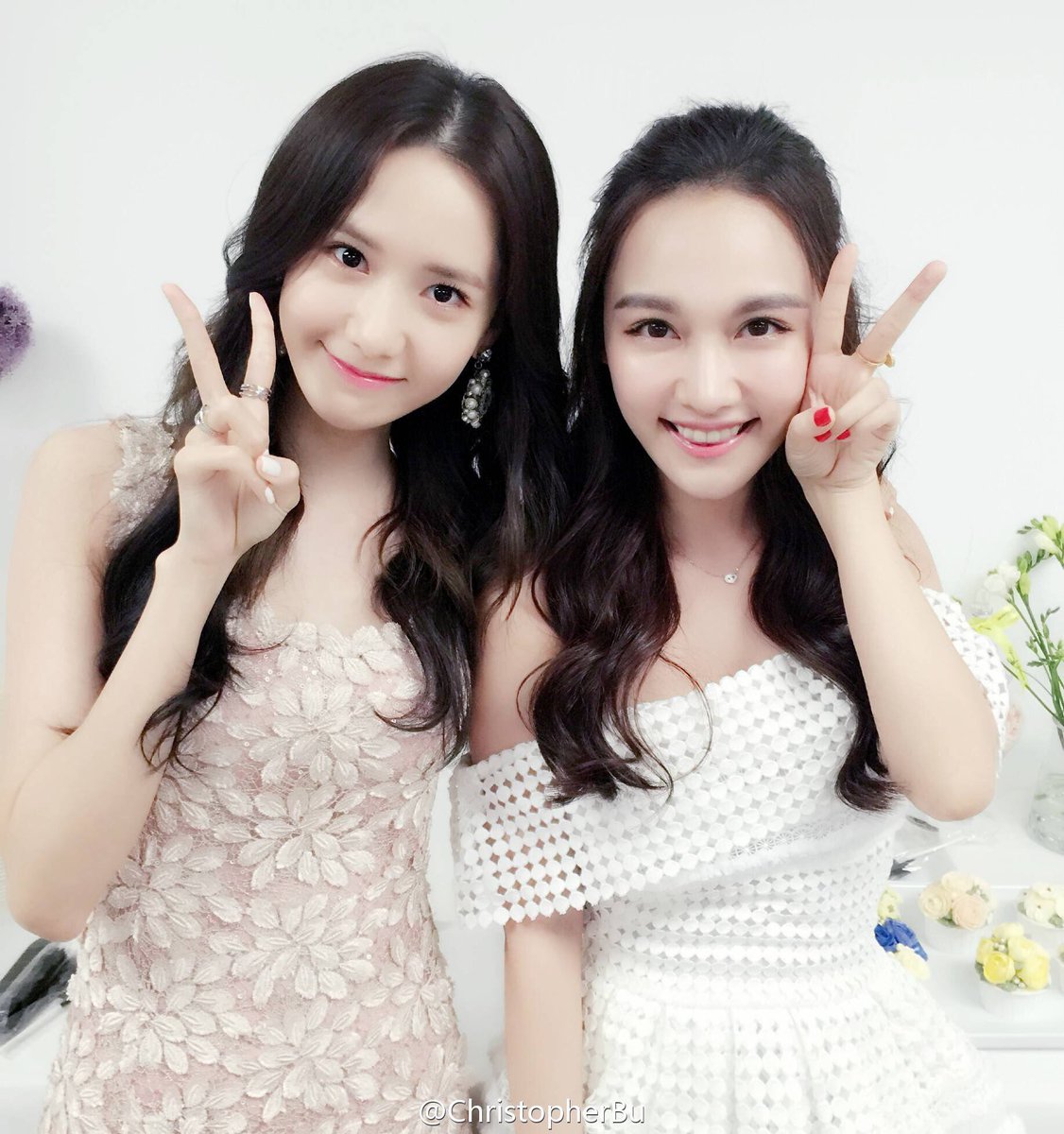 Yoona Poses With Sun Xiao Xiao :: Daily K Pop News | Latest K-Pop News