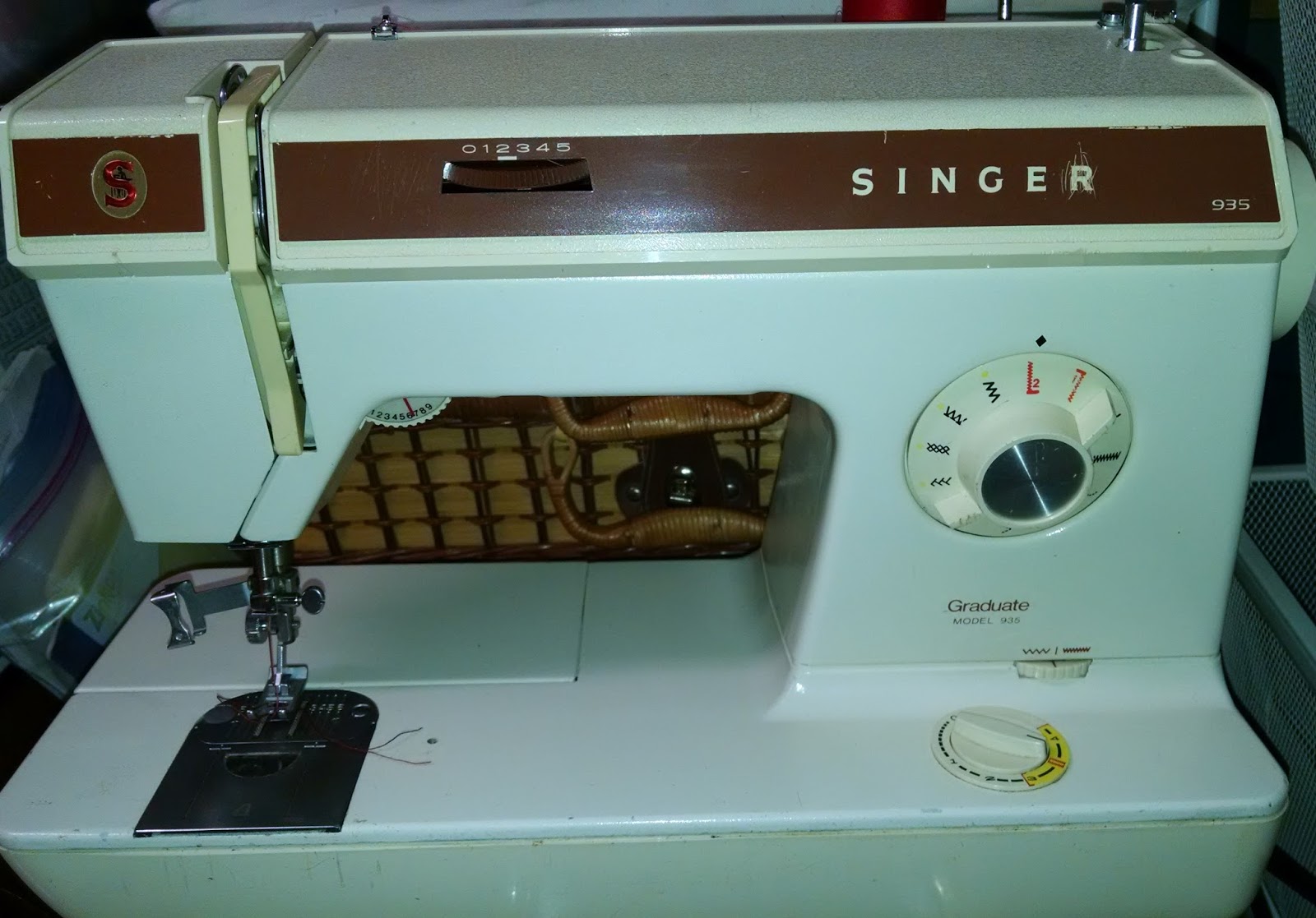 Sewing Machine Mavin March 2016