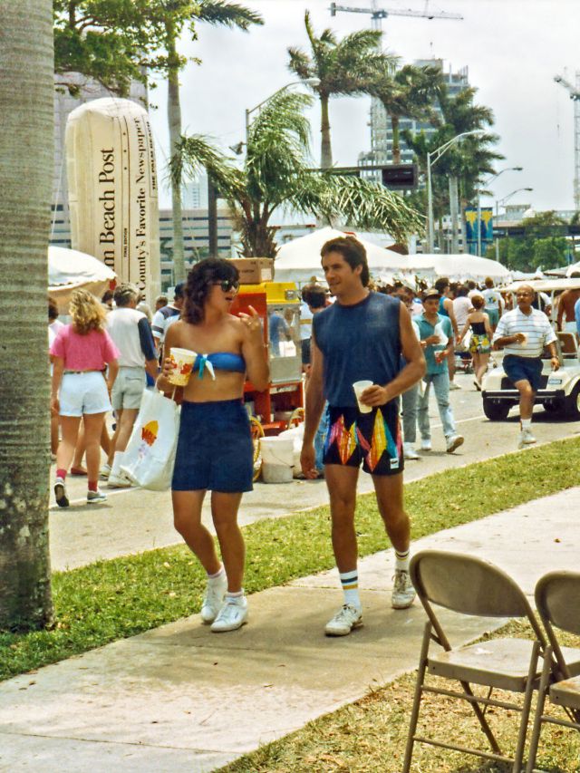 26 Cool Pics of Couples That Defined Fashion Trends of the 1980s