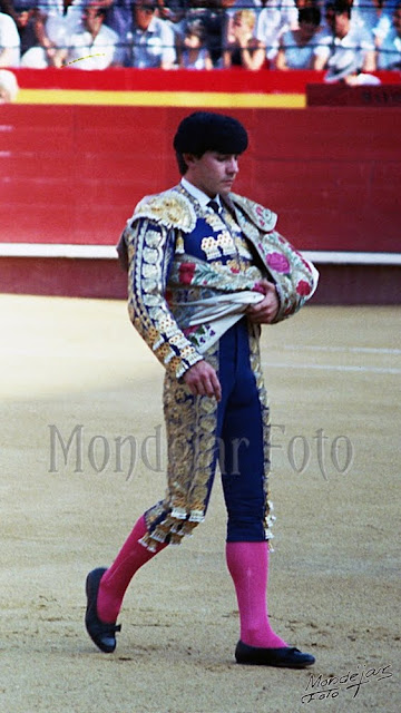 NOVILLADA DE CHICUELO DE ALBACETE EN VALENCIA EL VERANO DEL 85 NOVILLADA DE CHICUELO DE ALBACETE EN VALENCIA EL VERANO DEL 85