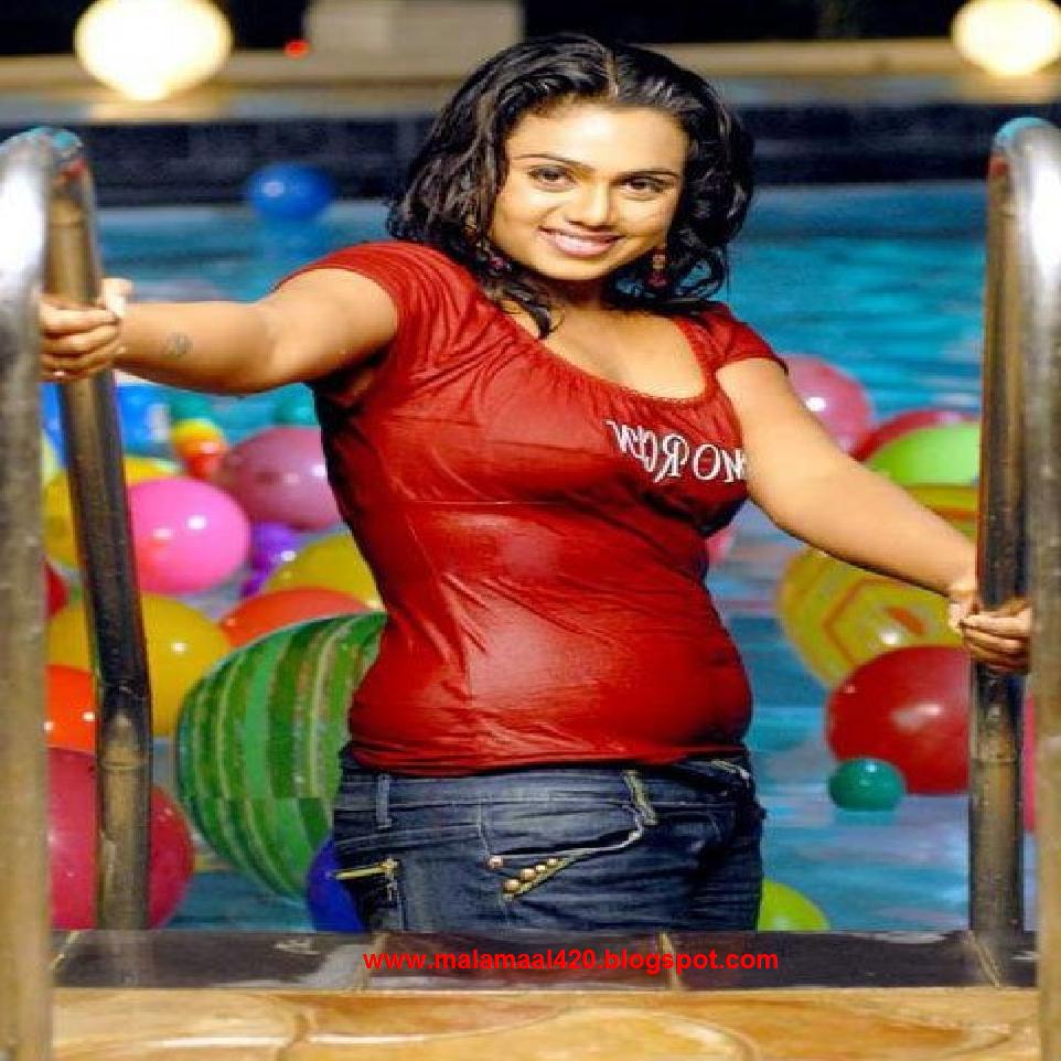 Abhinaya Sri Hot Big Boobs In Wet Red Blouse And Navel Hot