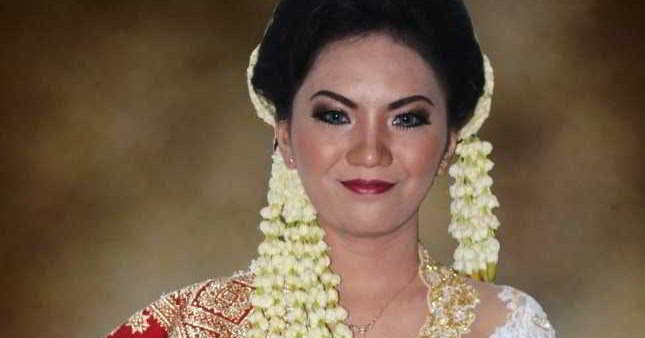 model model kebaya batak 