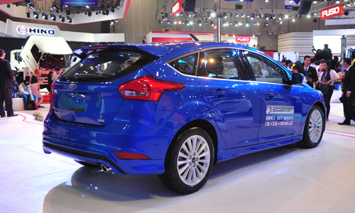 Ford Focus 2016 trình làng thách thức Toyota Altis tại Việt Nam - Muaxegiatot.vn Ford Focus 2016 duoi xe - Ford Focus 2016 trình làng thách thức Toyota Altis tại Việt Nam - Muaxegiatot.vn