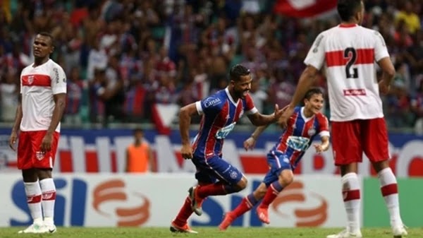 Com gol aos 53, Bahia vence o CRB e avança de fase na Copa do Brasil Ainda com alguns resquícios daquele time de Enderson Moreira, o Esporte Clube Bahia, agora comandado pelo técnico Roger Machado que fez sua estreia nesta terça-feira (09), venceu aos trancos e barrancos o CRB com gol sofrido e chorado aos 53 minutos do segundo tempo, marcado pelo volante Elton, diante de 18.691 torcedores na Arena Fonte Nova.