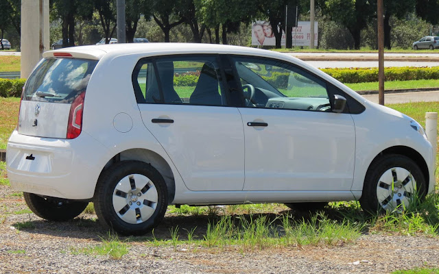 Volkswagen up! 2015 é vendido com desconto de R 2.500