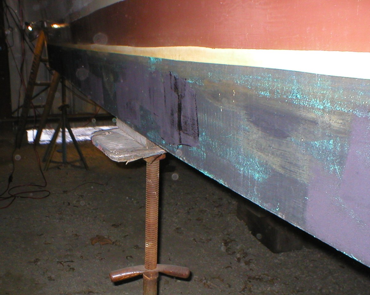 Silverton 34C Time to touch up the bottom paint