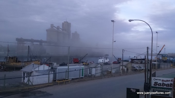 Enorme nube de polvillo provocada por un embarque en Puerto Quequén (fotos)