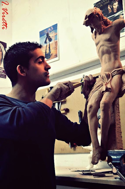 Pablo Lanchares en su taller en Sevilla. http://pablolanchares.blogspot.com.es/ Pablo Lanchares en su taller en Sevilla. http://pablolanchares.blogspot.com.es/