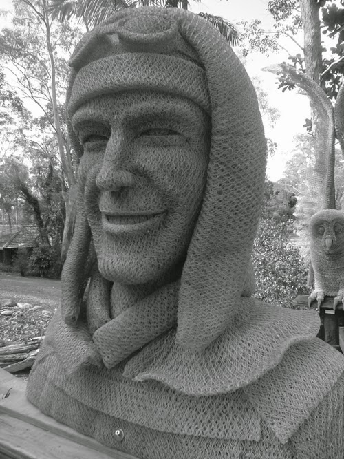 25-Sir-Edmund-Hillary-Chicken-Wire-Sculptures-Sculptor-Ivan-Lovatt-www-designstack-co