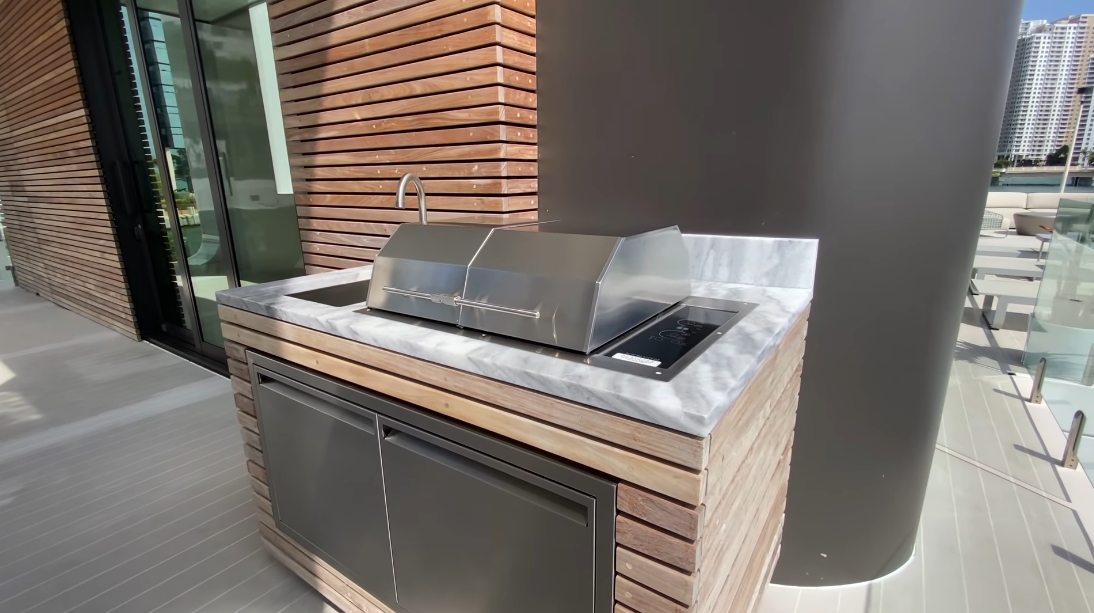 46 Interior Design Photos vs. Arkup Livable Yacht Floating Home Tour