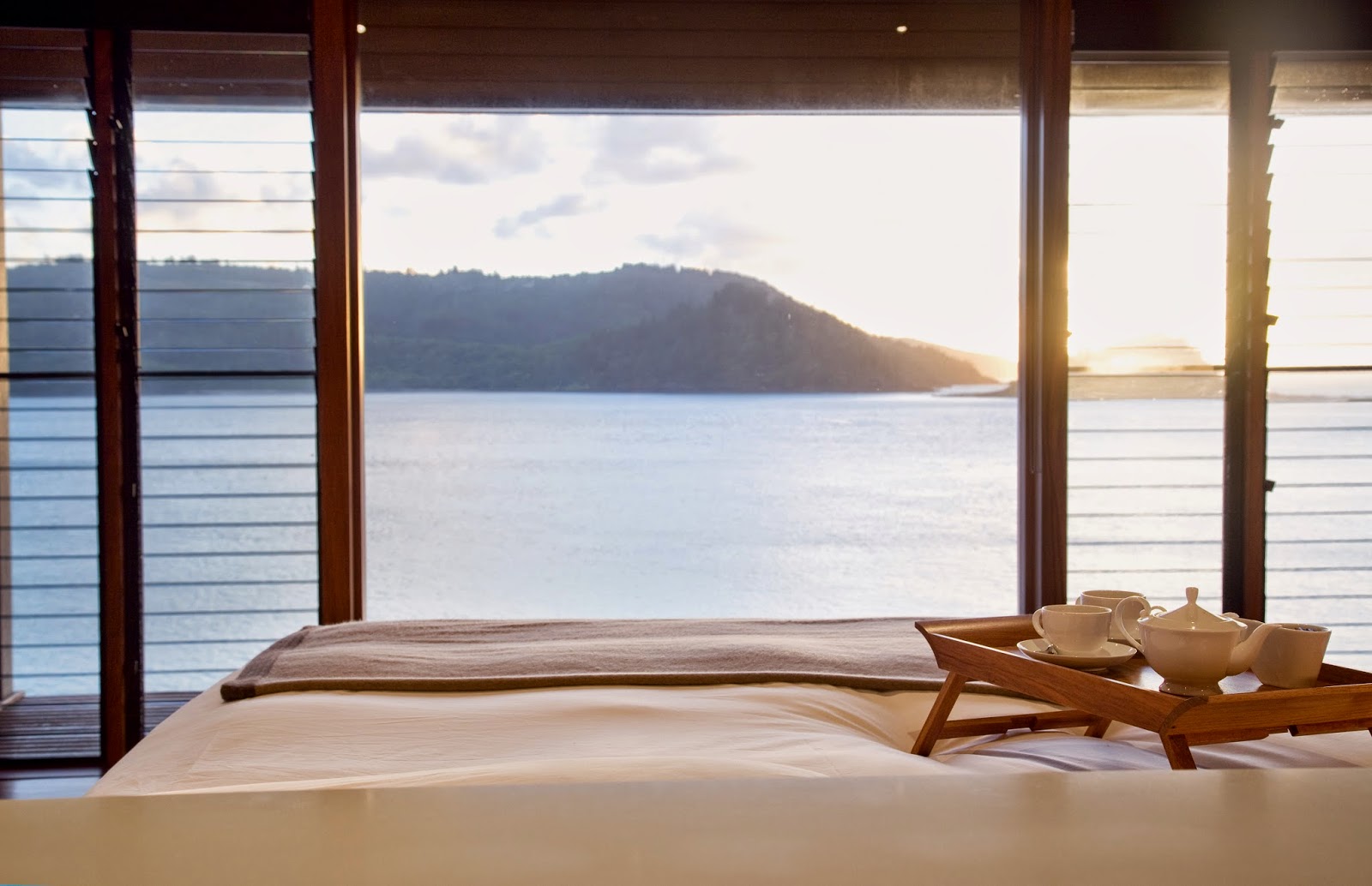Отдых с видом на море. Qualia отель. Qualia, Австралия. Отель на берегу моря. Кровать на берегу моря.