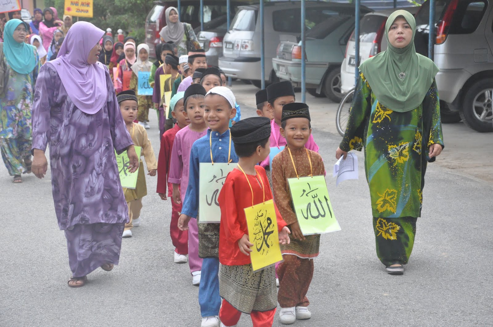 SETIU HARI INI: Perarakan Maulidur Rasul Sekolah Kebangsaan Batu Rakit.