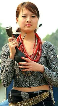 Paathou: traditional dresses Paathou: Traditional Dresses