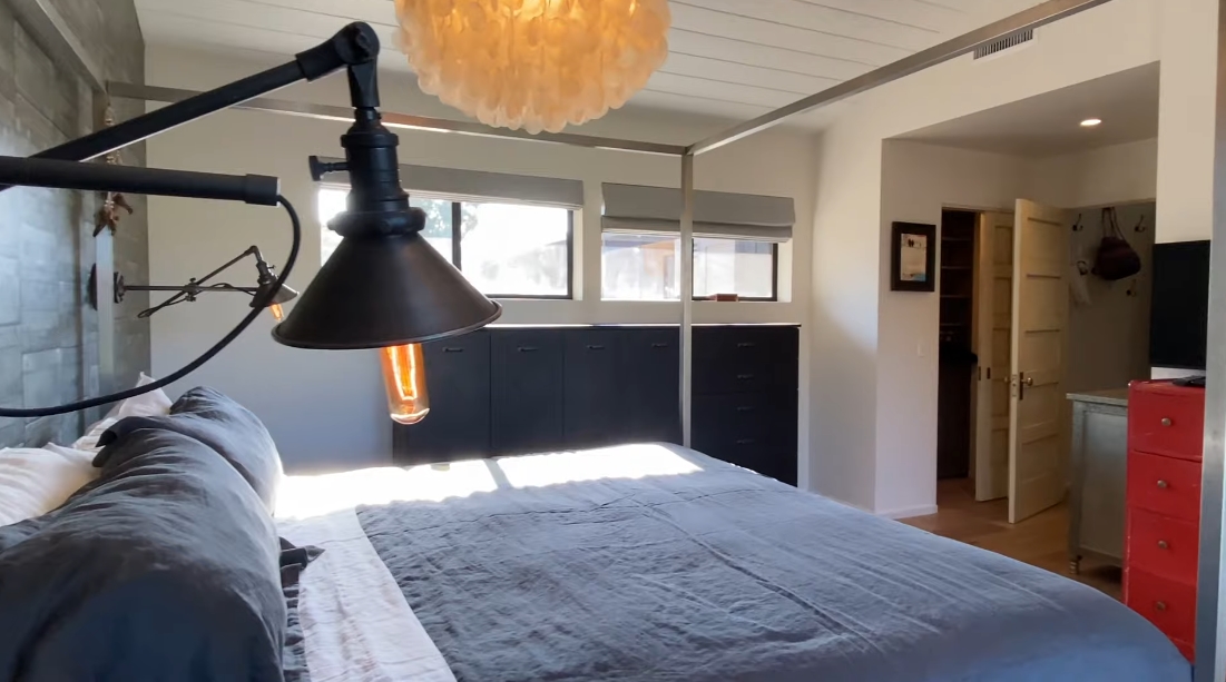 28 Interior Design Photos vs. 6608 Portshead Rd, Malibu, CA Luxury Home Tour