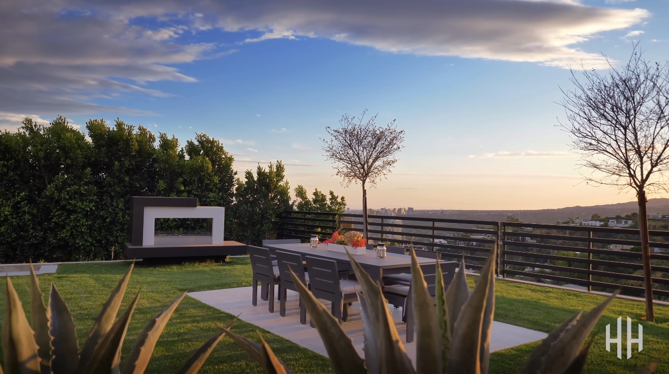 59 Photos vs. 1622 Viewmont Dr, Los Angeles vs. Luxury Mansion Interior Design Tour