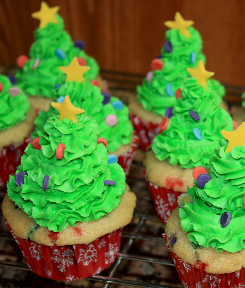 vegan funfetti christmas tree cupcakes