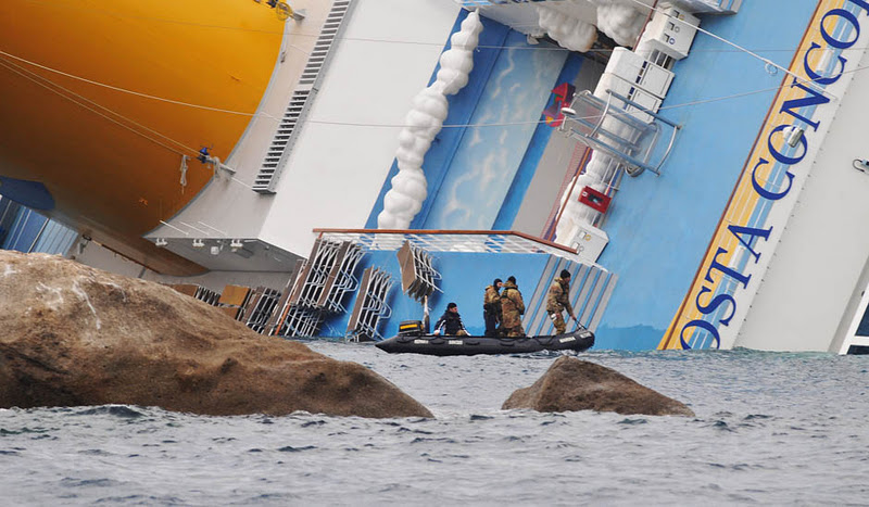 FunnyJPG: Inside the sinking Costa Concordia cruise ship (46 Pics)