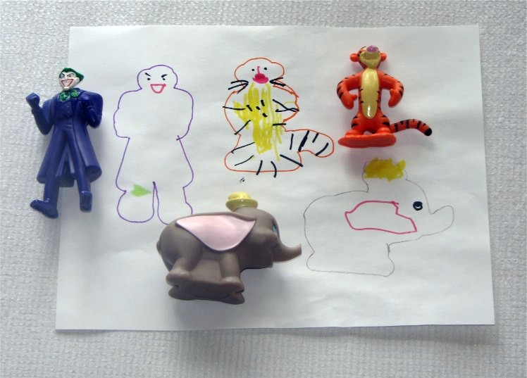 Tracing hands, feet and toys... ~ Putti's World -kids-activities