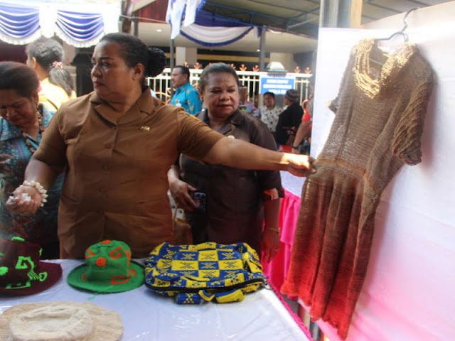 DP3A-KB Pamerkan Hasil Kerajinan Perempuan Papua DP3A-KB Pamerkan Hasil Kerajinan Perempuan Papua