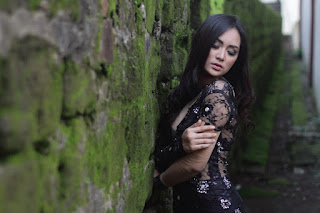 Fotografi Foto model Igo Cantik Devi dari Makassar rok mini