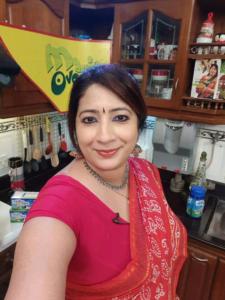 Malayalam Anchor Lakshmi nair MalluCafe
