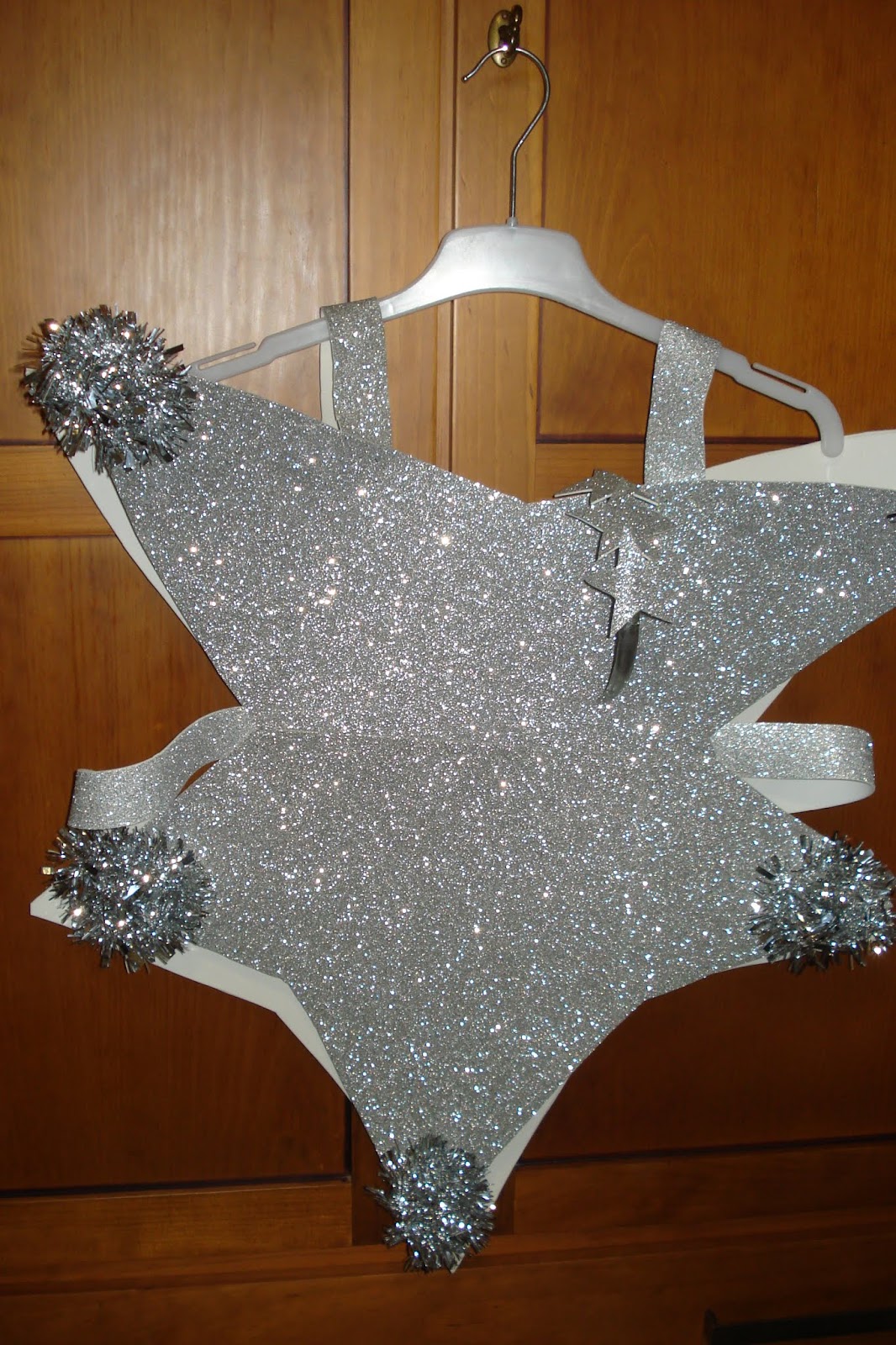 : Disfraz de estrella con goma eva espumillón - Star Costume with eva foam and tinsel