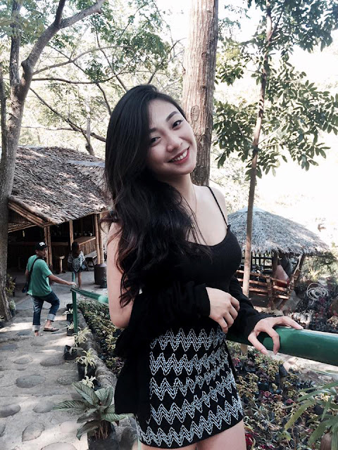 Meet This Drop-Dead Gorgeous School Teacher Who Will Make You Want to Enroll in Summer Classes! Meet This Drop-Dead Gorgeous School Teacher Who Will Make You Want to Enroll in Summer Classes!