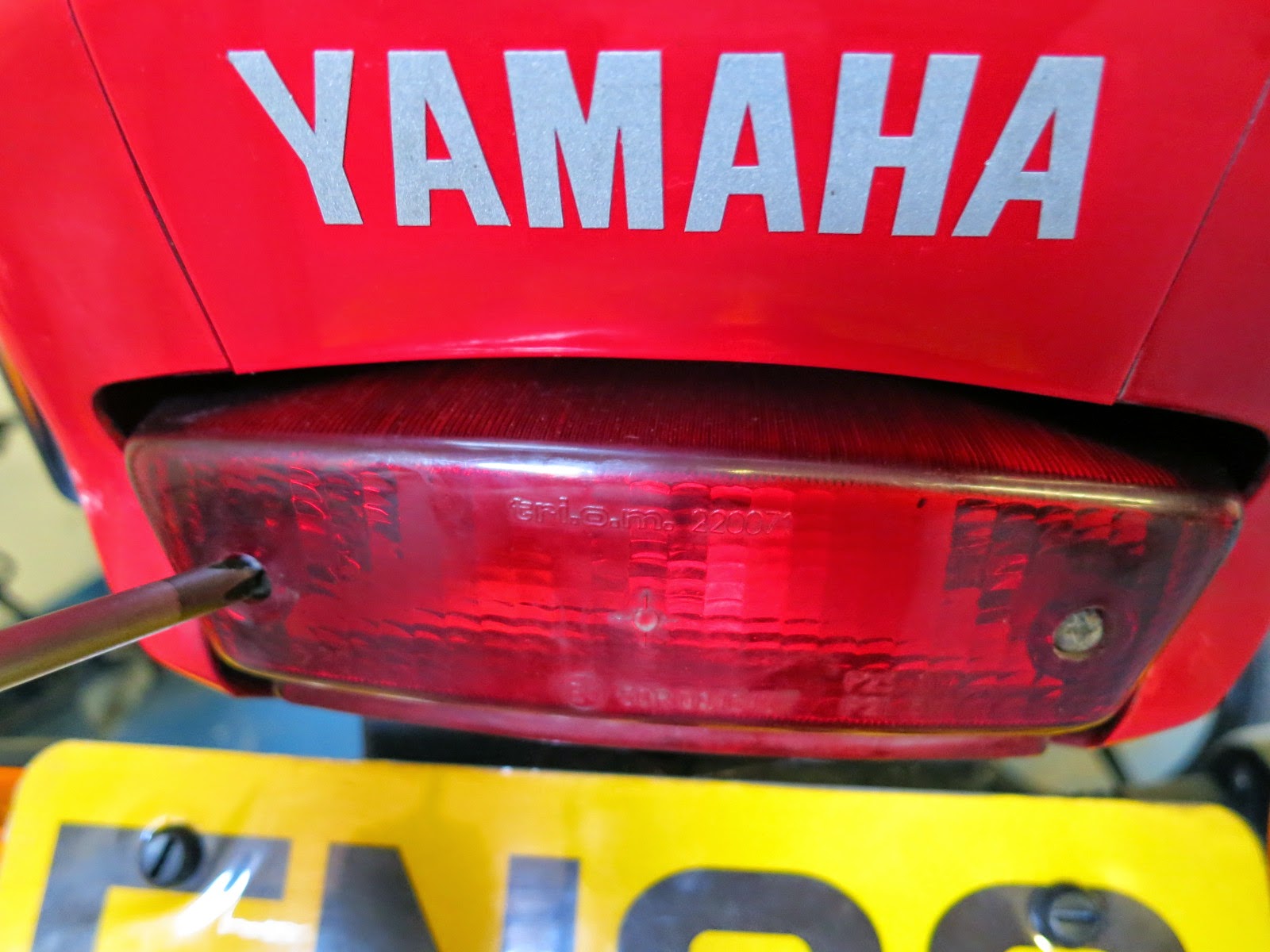 Yamaha YBR 125 Owner Blog Yamaha YBR 125 Change Rear Light / Brake