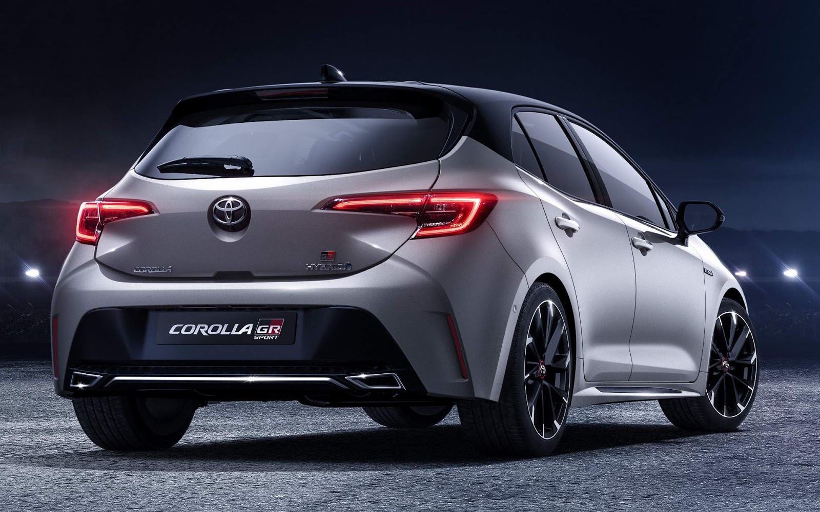 Novo Toyota Corolla ganha versões esportiva e aventureira