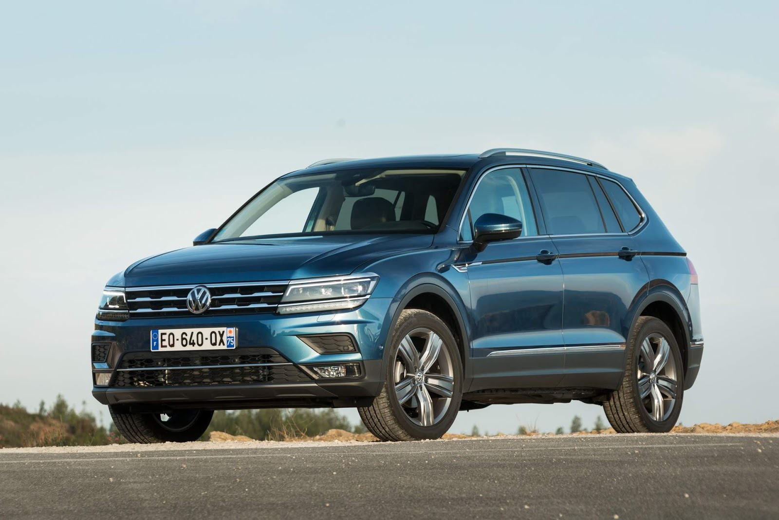 Volkswagen tiguan 2.0 tdi. Фольксваген Тигуан Allspace. Фольксваген Тигуан рамный. Фольксваген Тигуан тест драйв. Фольцваге Тигуан АЛЛСПЕЙС Гарбиты.