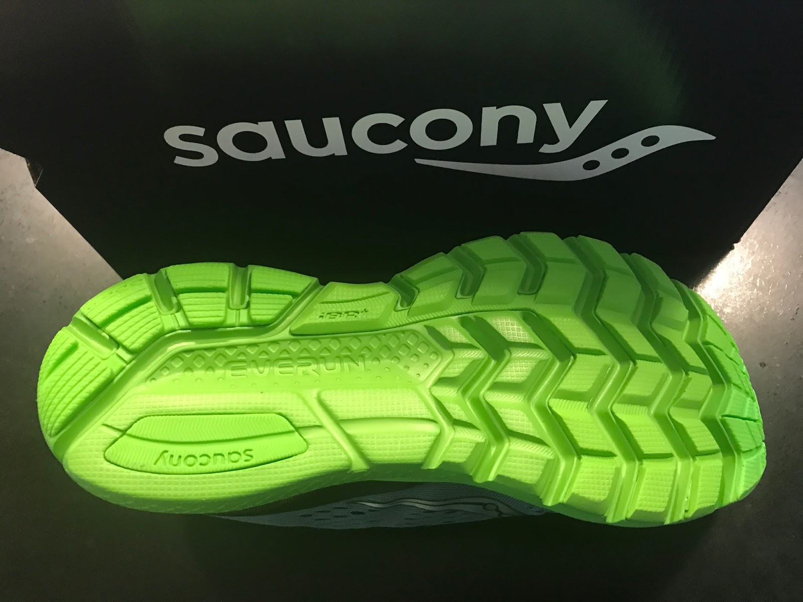 saucony breakthru zealot