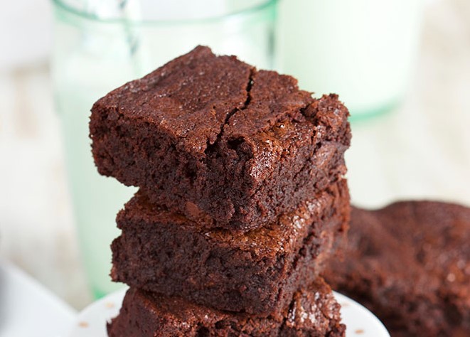 THE VERY BEST BROWNIES FROM SCRATCH