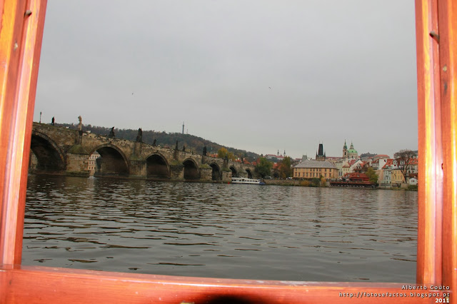 Ponte Carlos - Praga - vista do barco-http://fotosefactos.blogspot.com