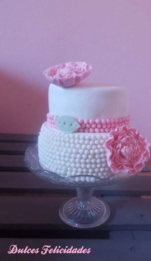 Tarta con perlas para boda