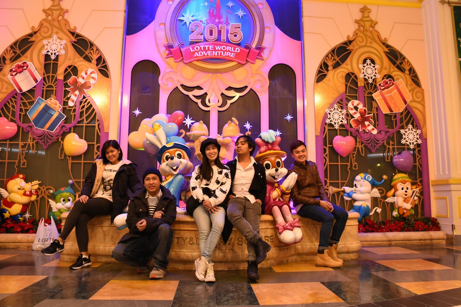 Christmas Spirit and Lots of Fun at Lotte World Korea Saranghae Korea