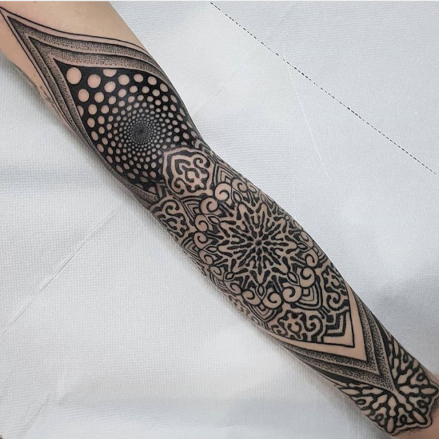 Tatuagens geométricas para as meninas Tatuagens geométricas para as meninas