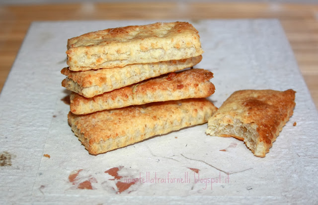 biscottini al parmigiano