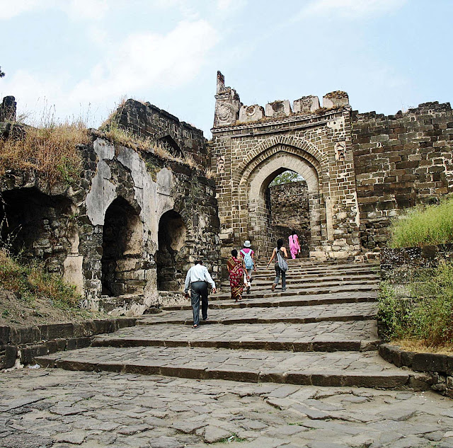 entrance steps to Daulatabad fort