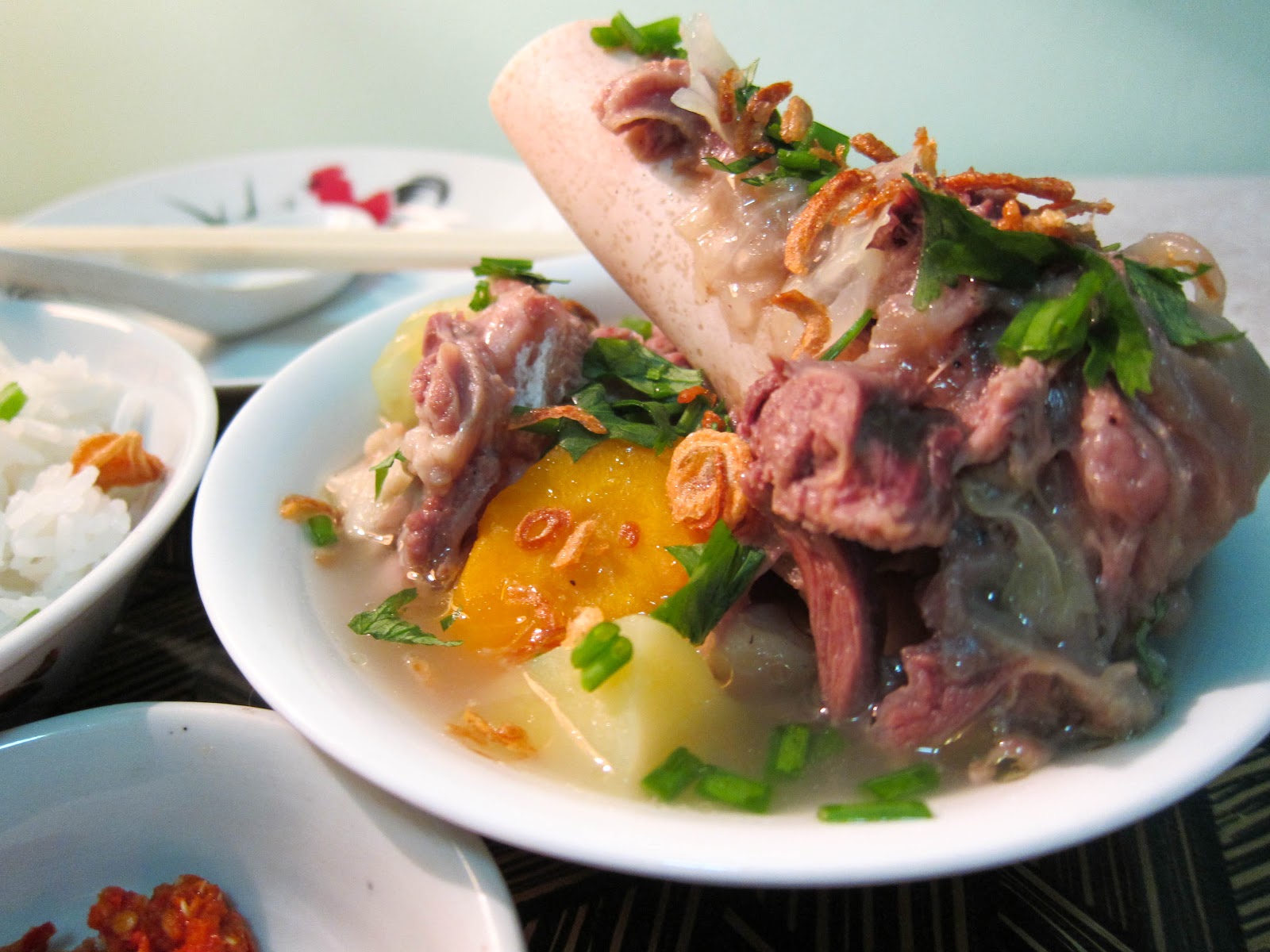 Foodmanna: Sop Kambing: Indonesian mutton bone soup