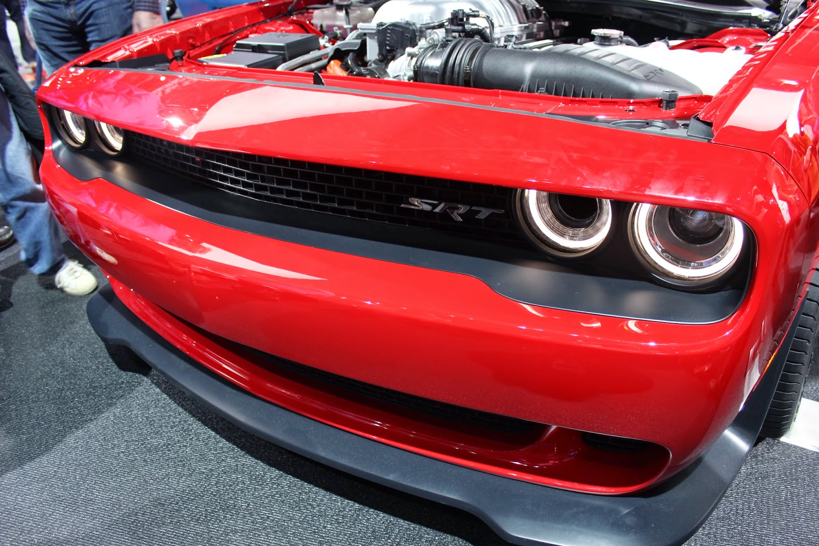 Dodge Challenger Hellcat выхлоп
