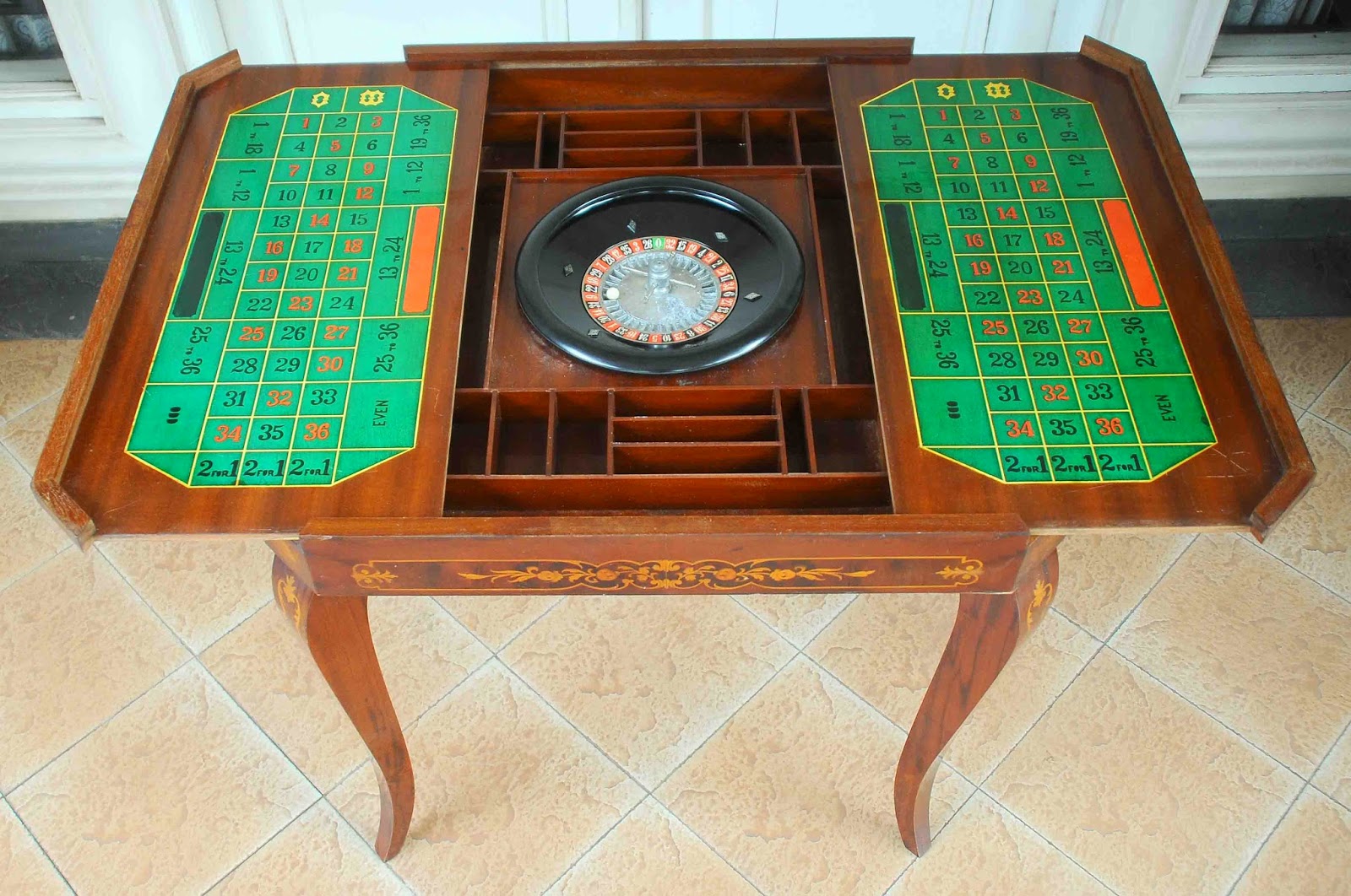 Old Vintage Gallery Antique Roulette Games Table Made in Italy