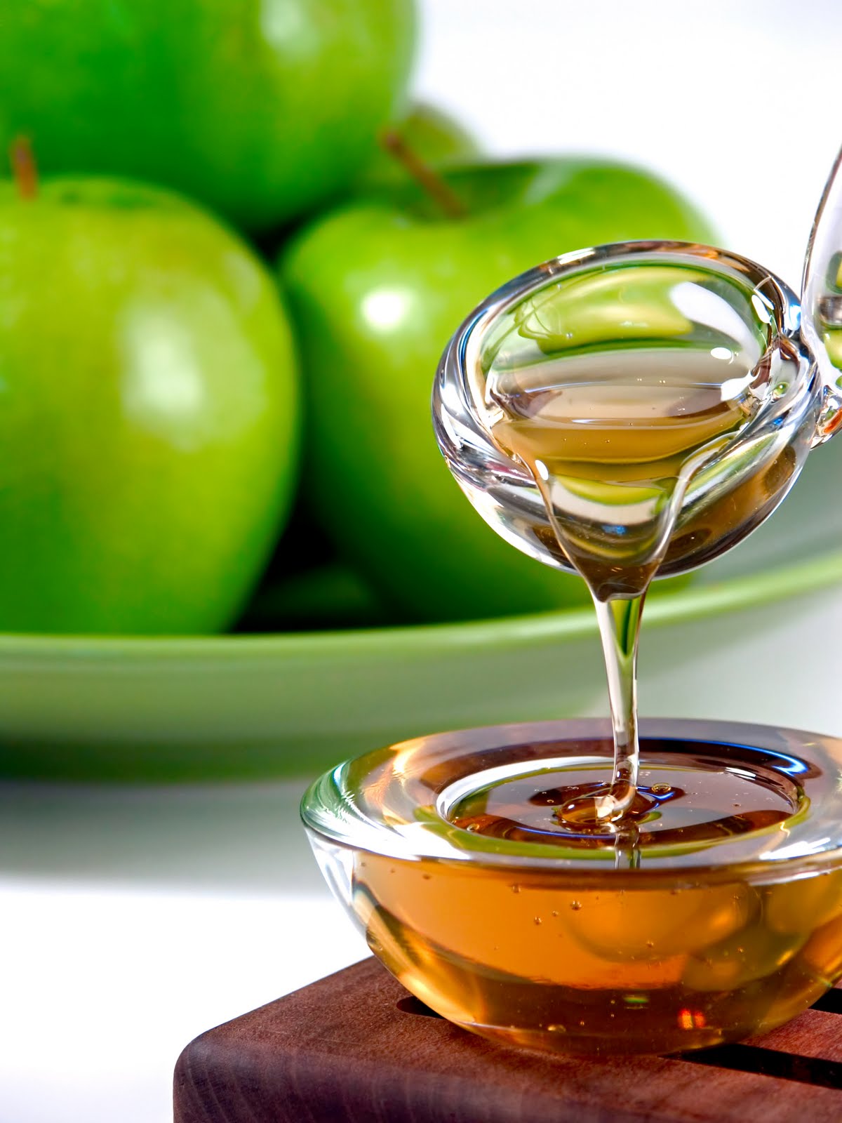 Shirat Devorah Healing Powers of Apples and Honey