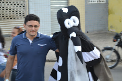 Clinica da Família realiza arrastão contra a Dengue nas ruas de Macau